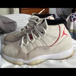 Jordan 11 Platinum Tint size 12